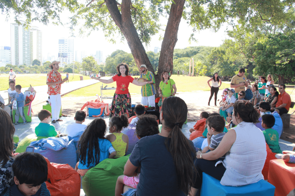 Contação de histórias no Parques da Juventude e Villa-Lobos