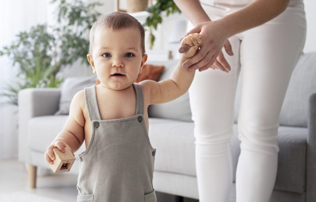 Como estimular o bebê a andar de forma saudável?